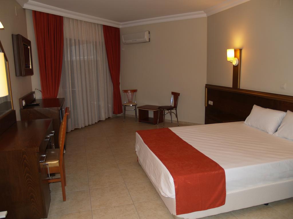 Gumus Hotel Arsuz Exterior foto