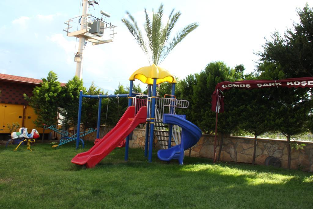 Gumus Hotel Arsuz Exterior foto