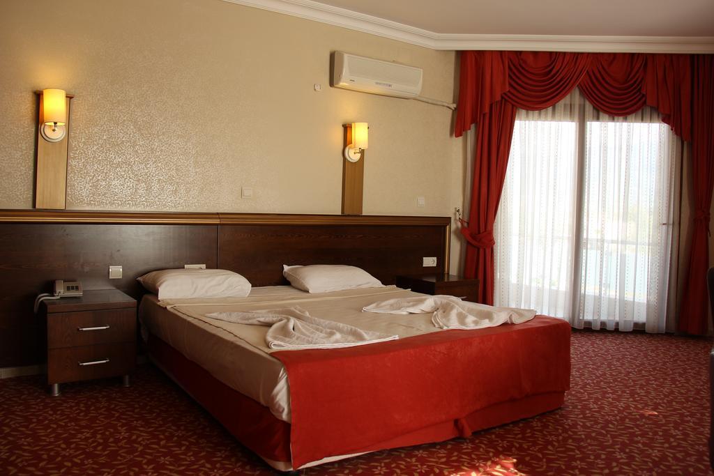 Gumus Hotel Arsuz Exterior foto
